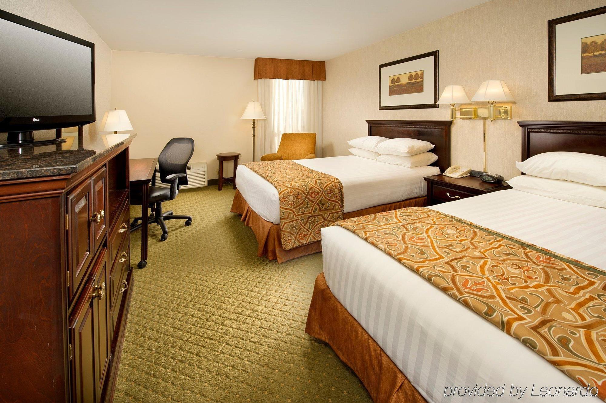 Drury Inn & Suites Greensboro Zewnętrze zdjęcie